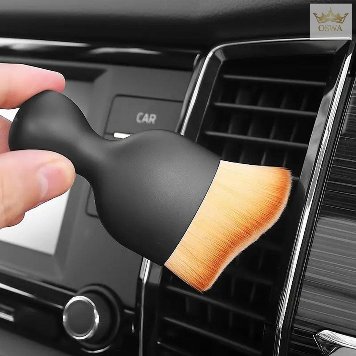 Šepetėlis automobilio vidaus valymui